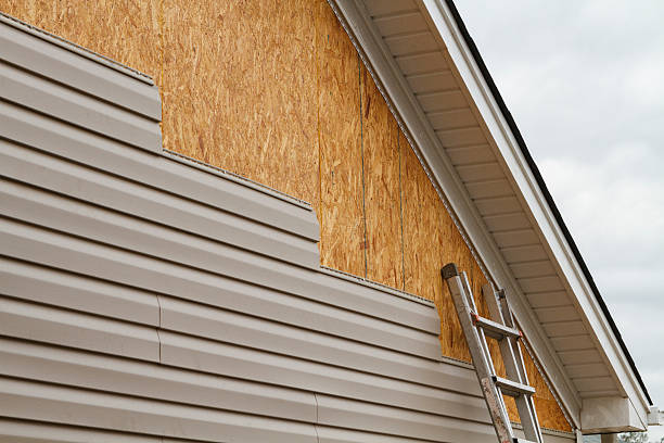 Professional Siding Contractor technician working in Tualatin, OR
